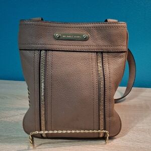 Michael Kors Moxley  Pebbled Leather Crossbody with Gold Hardware